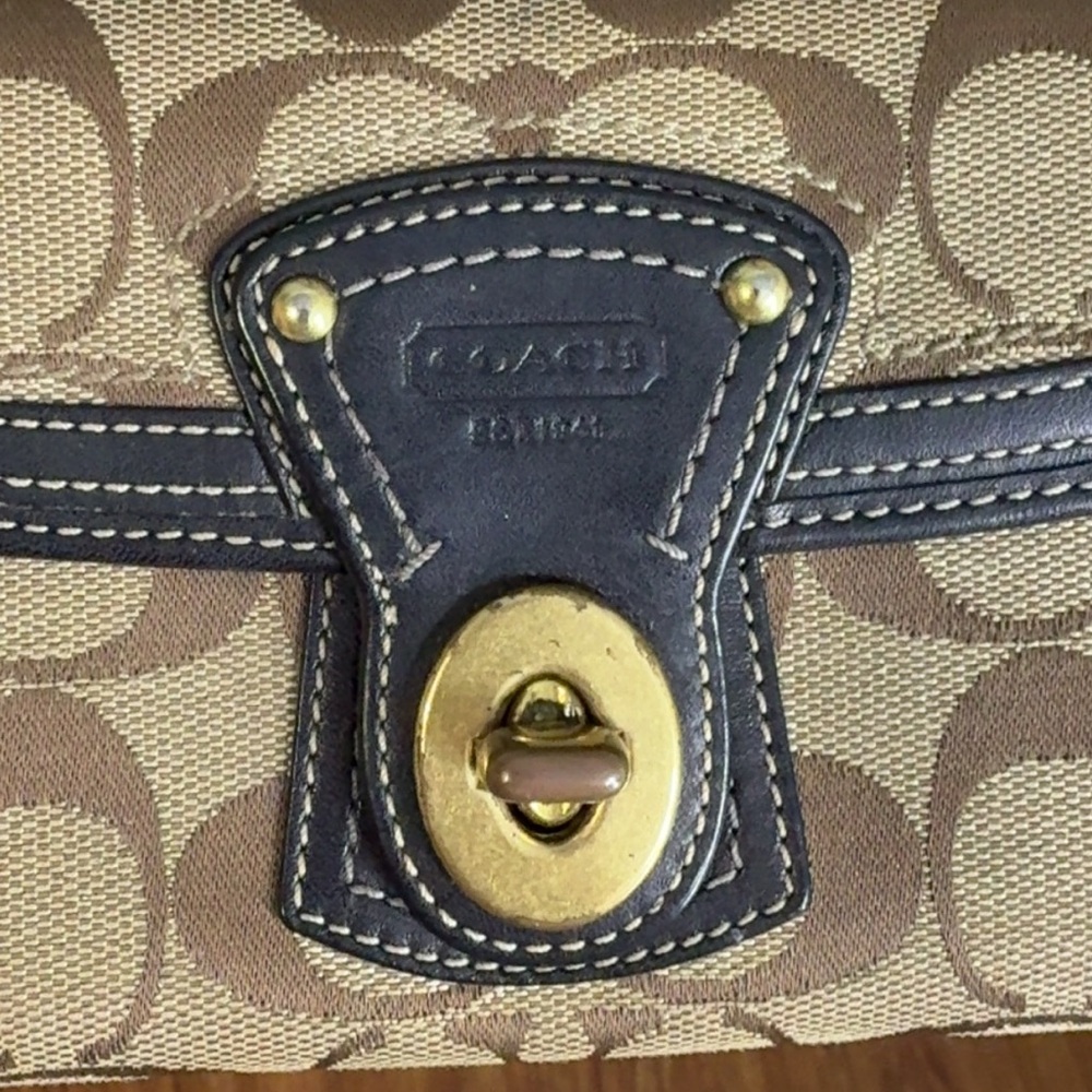 65th anniversary Gigi coach legacy set ‼️SOLD‼️ - Picture 7 of 12